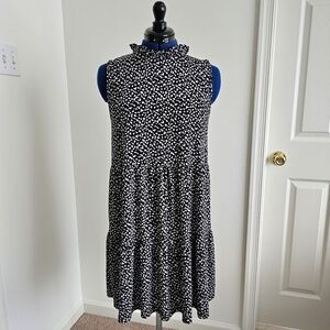 Rielle Black White Grey Tiered Knee Lenth Dress Ruffle Mock Neck Sleeveless M